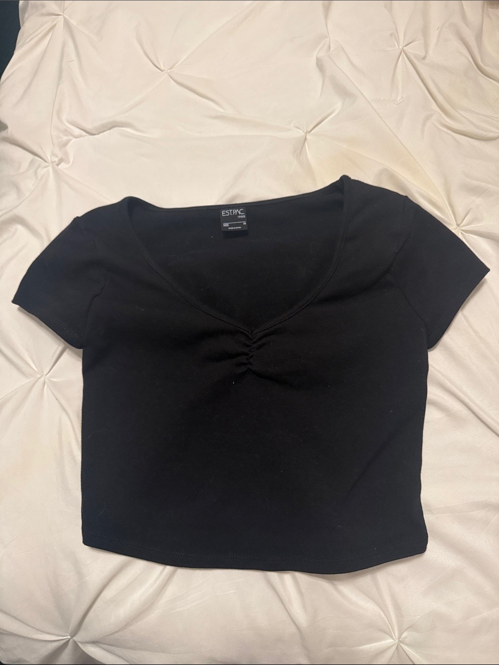 Black Short Sleeve V-Neck Cropped Top